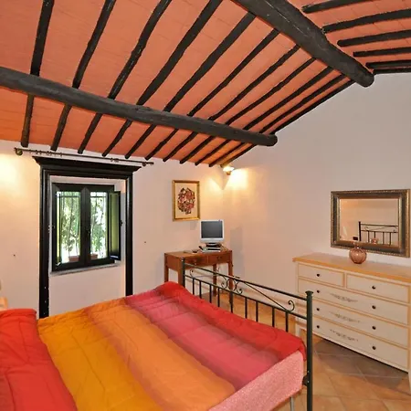 Вилла Sleeps 9 Pool Wifi T240315